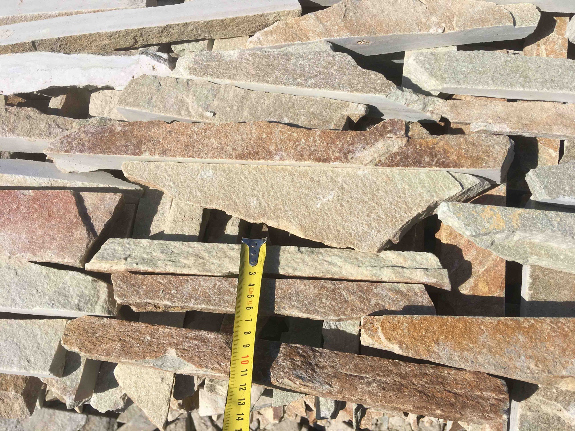 Горбушка златолит золотистый для облицовки купить в Хабаровском крае