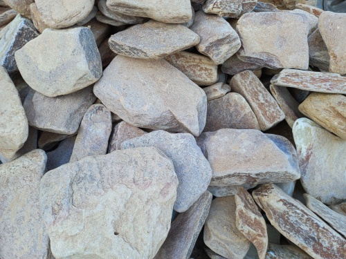 Златолит жёлтый, жёлто-зелёный глыбки и валуны для ланшафтного дизайна купить в Хабаровском крае