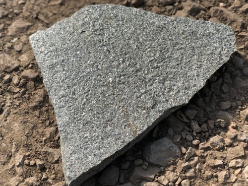 Плитняк златолит Уральский для цоколя, отмостки купить в Хабаровском крае