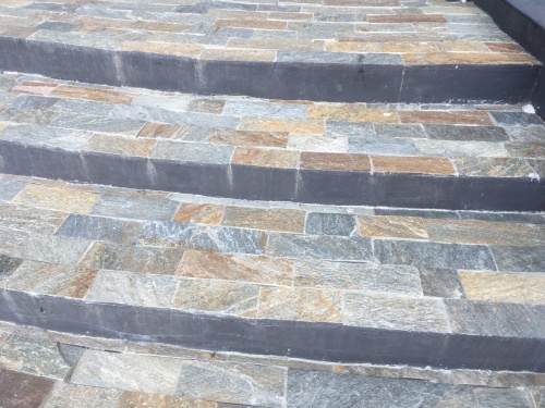 Плитка из Златолита Уральского для лестницы купить в Хабаровском крае