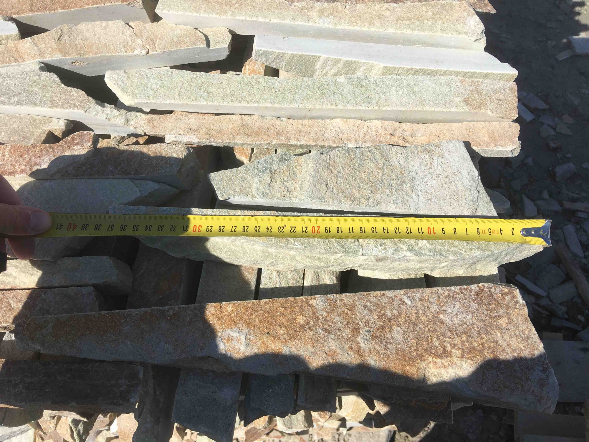 Горбушка златолит золотистый для облицовки купить в Хабаровском крае