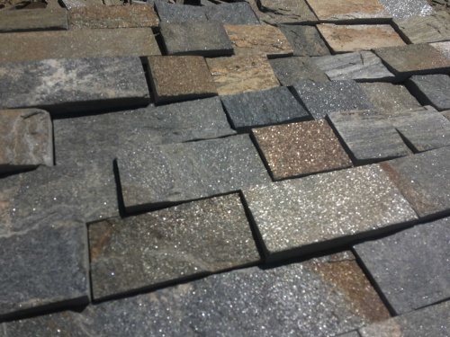 Плитка пилёная златолит Уральский для цоколя, отмостки купить в Хабаровском крае