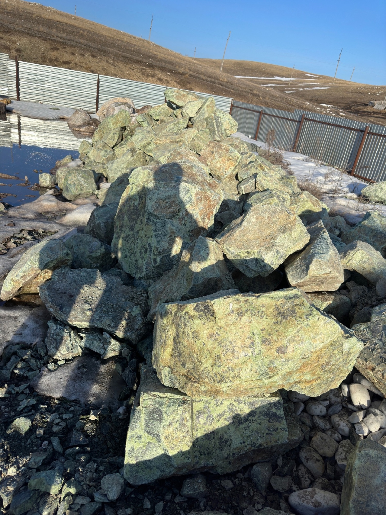 Камни для ландшафтного дизайна зелёные 10-60 килограмм купить в Хабаровском крае