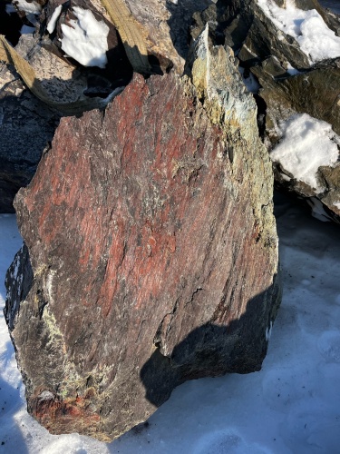 Ландшафтные глыбы красно-фиолетовые 200-1000 килограмм купить в Хабаровском крае