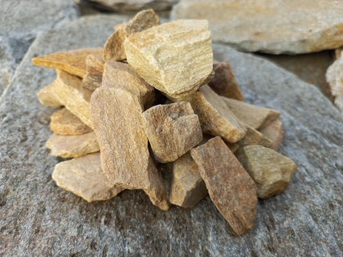 Златолит жёлтый декоративная каменная крошка купить в Хабаровском крае