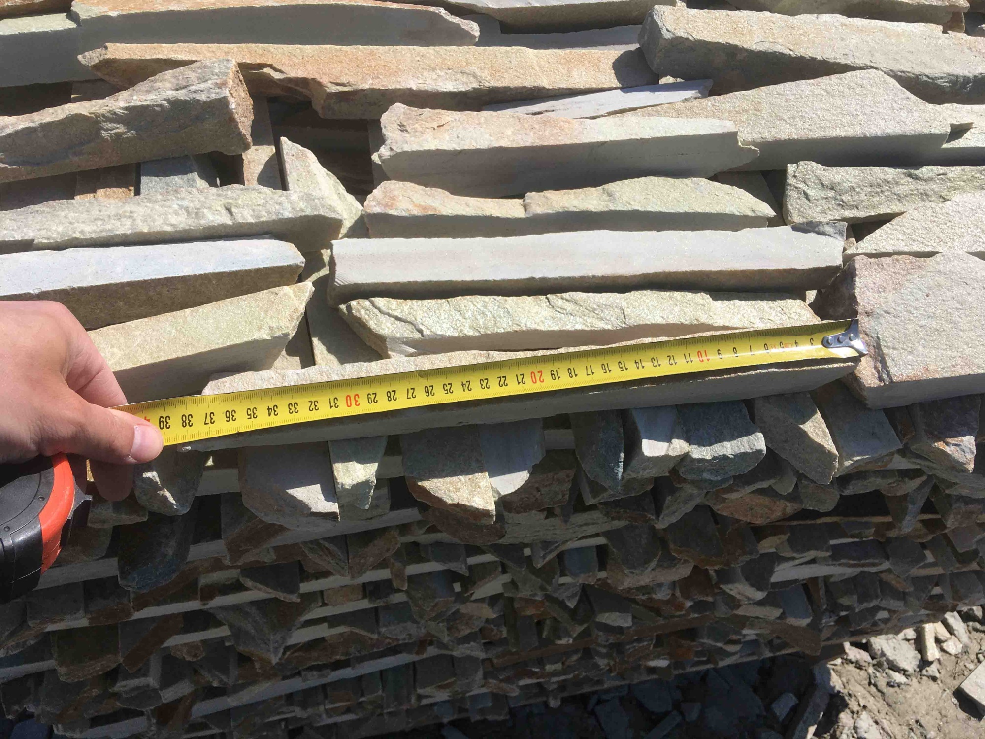 Горбушка златолит золотистый для облицовки купить в Хабаровском крае