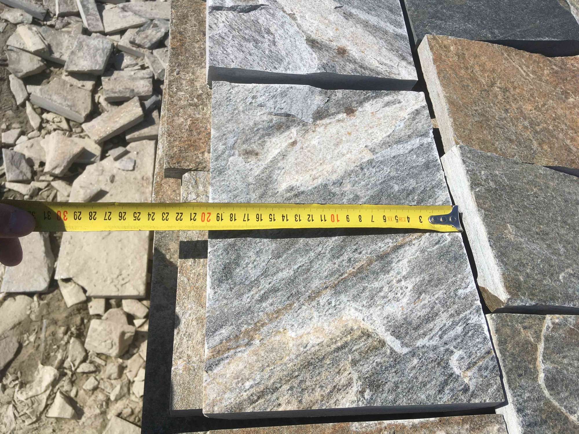 Плитка пилёная златолит Уральский для цоколя, отмостки купить в Хабаровском крае