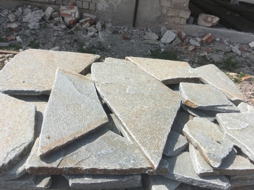 Златолит серебристый галтованный для лестниц купить в Хабаровском крае